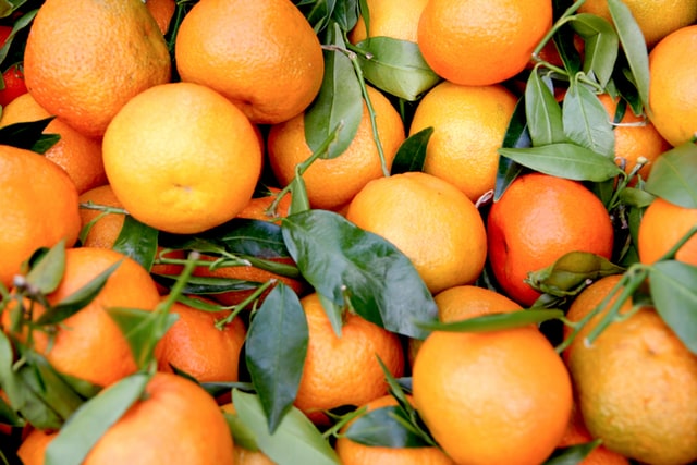 Productos Abadi incluye naranjas en sus servicios de alimentos